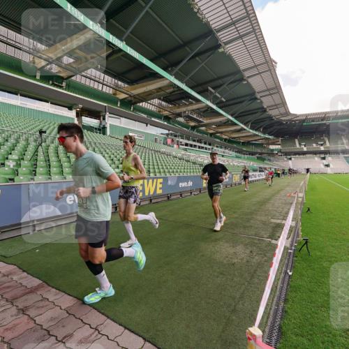 13.09.2026 - 21. swb-Marathon Bremen Michael Burmester http://msf.ph/oto/10304054 13.09.2026 12:48:22 Laufen im Stadion 382, 384, 524, 572, 621, 826, 868, 889, 1349, 1554, 1723, 1872, 1925, 2266, 2287, 2538, 2605, 2646, 2844, 2956, 3110, 3118, 3127, 3197, 3242, 3276, 3284, 3297, 3424, 3466, 3520, 3794, 3910, 4025, 4082, 4239, 4614, 4712, 4729, 4732, 4808, 4898, 4992, 5424, 5517, 5648, 5725, 5803, 5976, 6025, 6058, 6692, 6708, 6784, 6951, 7064, 7102, 7399, 7538, 7636, 7803, 7871, 7876, 8060, 8611, 8621, 8706, 8877, 8973, 8980, 8981, 9010, 9035, 9061, 9429, 9689, 9918 meine-sportfotos.de