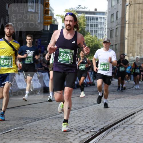 13.09.2026 - 21. swb-Marathon Bremen Strokosch-Dieckow http://msf.ph/oto/10304065 13.09.2026 13:24:02 Ziel 135, 672, 2288, 2485, 2490, 2560, 2627, 3138, 3642, 3856, 4601, 4671, 5011, 5116, 5231, 5908, 6157, 6332, 6648, 6843, 6848, 7216, 7475, 8095, 8290, 8560, 10115, 102, 776, 909, 1199, 2295, 2370, 2491, 2967, 3372, 4559, 5012, 5208, 5257, 5481, 5928, 6105, 7059, 7069, 7081, 8082, 8179, 9087, 9916, 13219 meine-sportfotos.de