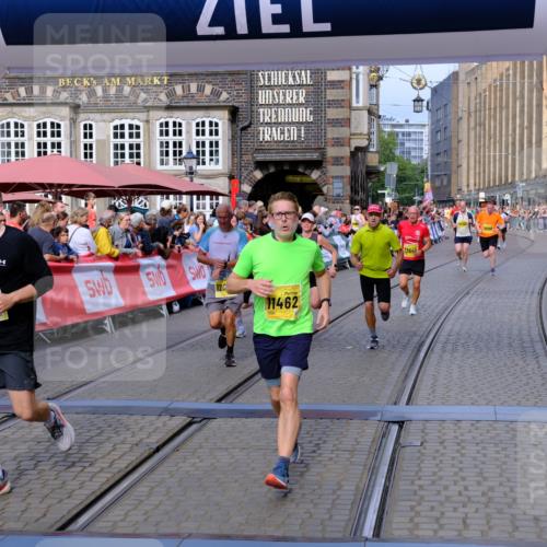 13.09.2026 - 21. swb-Marathon Bremen Tim E. http://msf.ph/oto/10304069 13.09.2026 10:47:33 Ziel 10189, 10319, 10744, 10898, 11187, 11269, 11462, 11650, 11651, 11814, 12048, 12195, 12298, 12415, 12470, 13528, 13545, 13589, 13613 meine-sportfotos.de