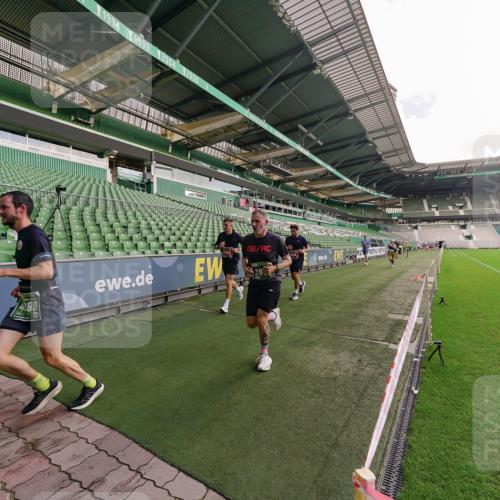 13.09.2026 - 21. swb-Marathon Bremen Michael Burmester http://msf.ph/oto/10304082 13.09.2026 12:48:39 Laufen im Stadion 382, 384, 524, 572, 621, 826, 889, 899, 1349, 1723, 1748, 1872, 1925, 2266, 2287, 2605, 2646, 2844, 2956, 3043, 3110, 3127, 3197, 3242, 3276, 3284, 3297, 3330, 3466, 3794, 3910, 3973, 4025, 4082, 4247, 4614, 4712, 4732, 4852, 4898, 4990, 4992, 5424, 5517, 5570, 5594, 5648, 5803, 5976, 6025, 6058, 6692, 6708, 6784, 6842, 6951, 7064, 7399, 7538, 7636, 7803, 7876, 8060, 8611, 8621, 8706, 8877, 8973, 8980, 8981, 9010, 9035, 9061, 9429, 9689, 9918, 195 meine-sportfotos.de
