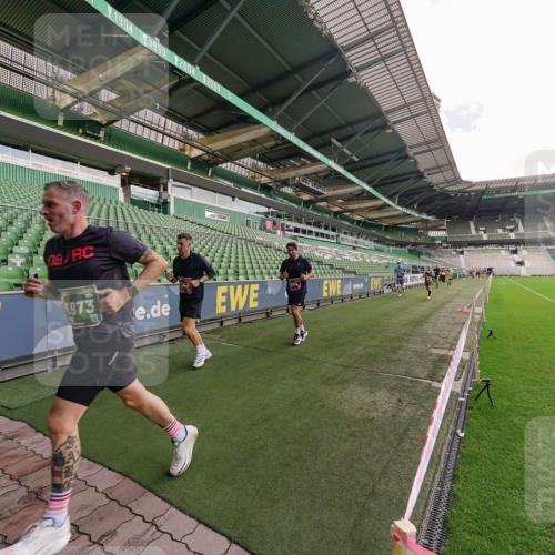 13.09.2026 - 21. swb-Marathon Bremen Michael Burmester http://msf.ph/oto/10304086 13.09.2026 12:48:39 Laufen im Stadion 382, 384, 524, 572, 621, 826, 889, 899, 1349, 1723, 1748, 1872, 1925, 2266, 2287, 2605, 2646, 2844, 2956, 3043, 3110, 3127, 3197, 3242, 3276, 3284, 3297, 3330, 3466, 3794, 3910, 3973, 4025, 4082, 4247, 4614, 4712, 4732, 4852, 4898, 4990, 4992, 5424, 5517, 5570, 5594, 5648, 5803, 5976, 6025, 6058, 6692, 6708, 6784, 6842, 6951, 7064, 7399, 7538, 7636, 7803, 7876, 8060, 8611, 8621, 8706, 8877, 8973, 8980, 8981, 9010, 9035, 9061, 9429, 9689, 9918, 195 meine-sportfotos.de