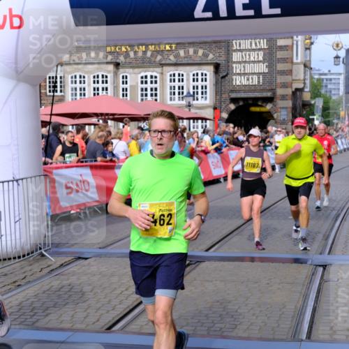 13.09.2026 - 21. swb-Marathon Bremen Tim E. http://msf.ph/oto/10304088 13.09.2026 10:47:34 Ziel 10189, 10310, 10319, 10744, 10898, 11187, 11269, 11462, 11650, 11651, 11814, 12048, 12195, 12298, 12415, 12470, 13528, 13545, 13589, 13613 meine-sportfotos.de