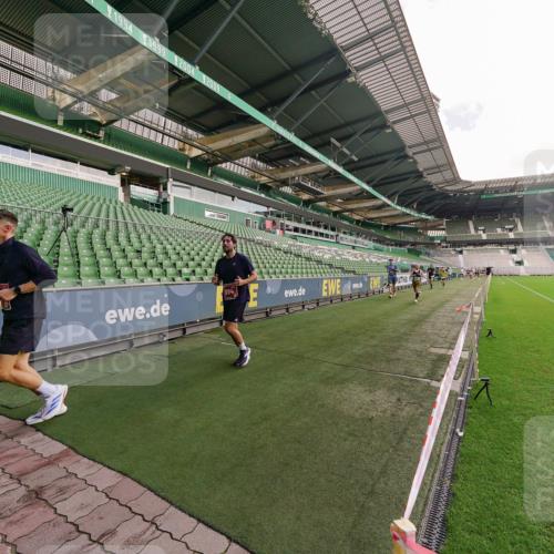 13.09.2026 - 21. swb-Marathon Bremen Michael Burmester http://msf.ph/oto/10304090 13.09.2026 12:48:40 Laufen im Stadion 382, 384, 524, 572, 621, 826, 889, 899, 1349, 1723, 1748, 1872, 1925, 2266, 2287, 2605, 2646, 2844, 2956, 3043, 3110, 3127, 3197, 3242, 3276, 3284, 3297, 3330, 3466, 3794, 3910, 3973, 4025, 4082, 4247, 4614, 4712, 4732, 4852, 4898, 4990, 4992, 5424, 5517, 5570, 5594, 5648, 5803, 5976, 6025, 6058, 6692, 6708, 6784, 6842, 6951, 7064, 7399, 7538, 7636, 7803, 7876, 8060, 8611, 8621, 8706, 8877, 8973, 8980, 8981, 9010, 9035, 9429, 9689, 9918, 195 meine-sportfotos.de