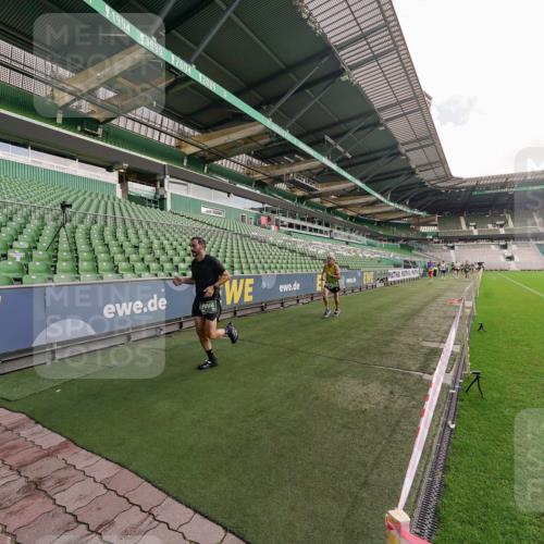 13.09.2026 - 21. swb-Marathon Bremen Michael Burmester http://msf.ph/oto/10304103 13.09.2026 12:48:47 Laufen im Stadion 382, 384, 524, 572, 621, 826, 889, 899, 1349, 1723, 1748, 1872, 1925, 2266, 2287, 2605, 2750, 2844, 2909, 2956, 3043, 3110, 3127, 3197, 3242, 3276, 3297, 3330, 3466, 3794, 3910, 3973, 4033, 4082, 4247, 4614, 4712, 4732, 4743, 4852, 4898, 4990, 4992, 5424, 5517, 5570, 5594, 5648, 5803, 6025, 6058, 6692, 6708, 6784, 6842, 6951, 7064, 7399, 7538, 7636, 7803, 7876, 8611, 8621, 8706, 8877, 8973, 8980, 8981, 9010, 9035, 9429, 9689, 195 meine-sportfotos.de