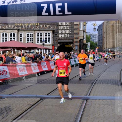13.09.2026 - 21. swb-Marathon Bremen Tim E. http://msf.ph/oto/10304109 13.09.2026 10:47:36 Ziel 10189, 10310, 10319, 10744, 10898, 11187, 11269, 11462, 11650, 11651, 11814, 12048, 12195, 12298, 12415, 12470, 13528, 13545, 13589 meine-sportfotos.de