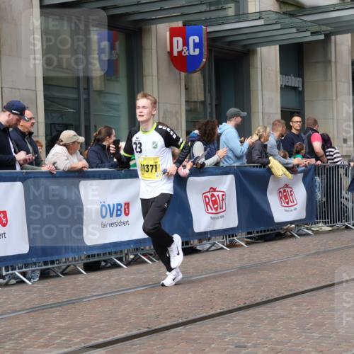 13.09.2026 - 21. swb-Marathon Bremen Strokosch-Dieckow http://msf.ph/oto/10304115 13.09.2026 10:52:12 Ziel 10193, 10339, 10652, 10761, 10812, 10906, 10958, 11002, 11109, 11144, 11350, 11362, 11604, 11605, 11610, 11669, 12319, 12361, 12439, 12533, 10218, 10588, 11277, 11285, 11371, 11376, 11487, 11555, 11784, 11869, 11877, 11962, 12349, 13578 meine-sportfotos.de