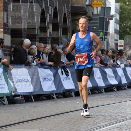 13.09.2026 - 21. swb-Marathon Bremen Strokosch-Dieckow http://msf.ph/oto/10304118 13.09.2026 12:57:36 Ziel 850, 1875, 3368, 5912 meine-sportfotos.de