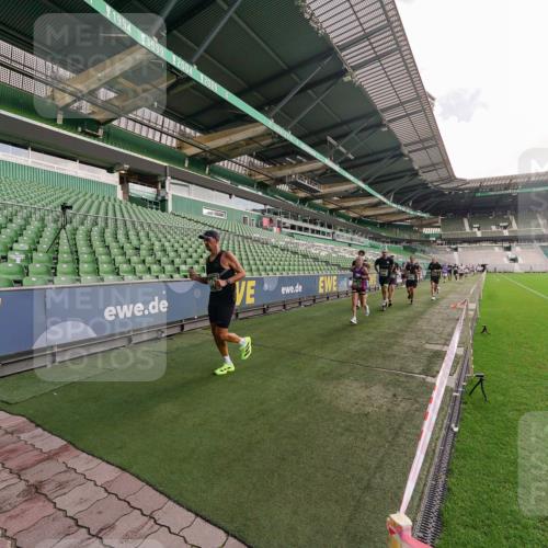 13.09.2026 - 21. swb-Marathon Bremen Michael Burmester http://msf.ph/oto/10304121 13.09.2026 12:49:00 Laufen im Stadion 382, 384, 524, 572, 779, 826, 889, 899, 1349, 1517, 1723, 1748, 1872, 1925, 2287, 2605, 2750, 2844, 2909, 2956, 3043, 3110, 3127, 3197, 3242, 3276, 3330, 3466, 3794, 3910, 3973, 4033, 4082, 4247, 4384, 4712, 4732, 4743, 4852, 4898, 4990, 5424, 5517, 5570, 5585, 5594, 5648, 5803, 6025, 6058, 6692, 6708, 6842, 6951, 7064, 7109, 7399, 7538, 7636, 7803, 7876, 8611, 8621, 8706, 8877, 8973, 8980, 8981, 9010, 9035, 9429, 195 meine-sportfotos.de
