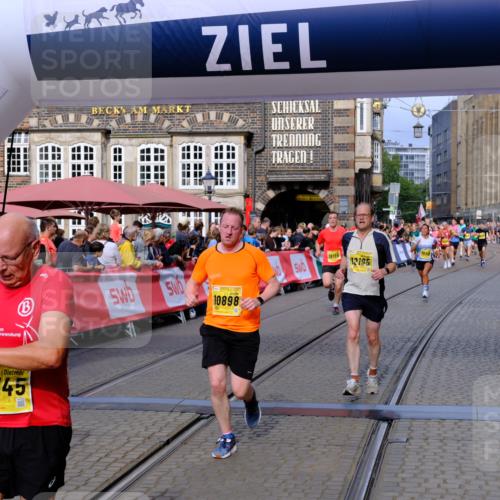 13.09.2026 - 21. swb-Marathon Bremen Tim E. http://msf.ph/oto/10304122 13.09.2026 10:47:38 Ziel 10189, 10310, 10319, 10807, 10898, 11187, 11269, 11462, 11650, 11651, 11814, 12048, 12195, 12298, 13528, 13545, 13589 meine-sportfotos.de
