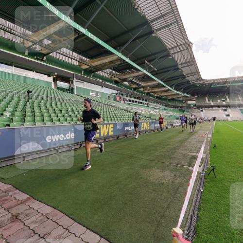 13.09.2026 - 21. swb-Marathon Bremen Michael Burmester http://msf.ph/oto/10304139 13.09.2026 12:49:05 Laufen im Stadion 382, 384, 524, 572, 670, 779, 826, 889, 899, 1349, 1517, 1605, 1723, 1748, 1872, 1925, 2287, 2288, 2605, 2750, 2844, 2909, 2956, 3043, 3110, 3127, 3197, 3242, 3276, 3330, 3466, 3625, 3910, 3973, 4033, 4082, 4247, 4384, 4712, 4732, 4743, 4852, 4898, 4990, 5424, 5517, 5570, 5585, 5594, 5648, 6025, 6058, 6692, 6842, 6906, 6951, 7064, 7109, 7115, 7399, 7636, 7803, 7876, 8611, 8706, 8877, 8973, 8980, 8981, 9010, 9035, 9429, 195 meine-sportfotos.de