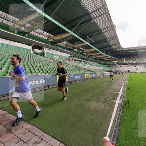 13.09.2026 - 21. swb-Marathon Bremen Michael Burmester http://msf.ph/oto/10304151 13.09.2026 12:49:10 Laufen im Stadion 382, 384, 524, 572, 663, 670, 779, 826, 889, 899, 1349, 1517, 1605, 1723, 1748, 1872, 1925, 2052, 2287, 2288, 2347, 2605, 2750, 2844, 2909, 2956, 3043, 3110, 3127, 3197, 3242, 3276, 3330, 3466, 3625, 3910, 3973, 4033, 4082, 4247, 4384, 4712, 4732, 4743, 4852, 4898, 4990, 5111, 5424, 5517, 5570, 5585, 5594, 5648, 6025, 6058, 6652, 6692, 6842, 6906, 6951, 7064, 7109, 7115, 7399, 7636, 7803, 7876, 8611, 8706, 8877, 8973, 8981, 9010, 9035, 9429, 195 meine-sportfotos.de