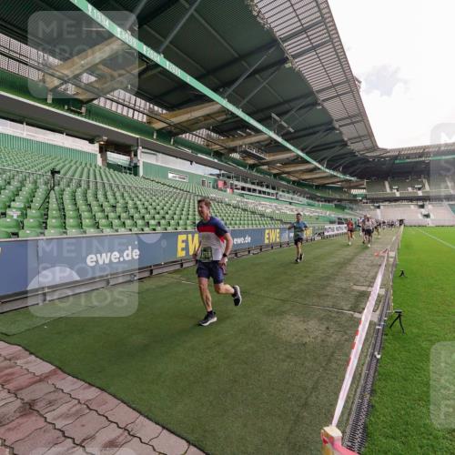 13.09.2026 - 21. swb-Marathon Bremen Michael Burmester http://msf.ph/oto/10304153 13.09.2026 12:49:13 Laufen im Stadion 382, 384, 524, 572, 663, 670, 779, 826, 889, 899, 1349, 1517, 1605, 1723, 1748, 1872, 1925, 2052, 2287, 2288, 2347, 2605, 2750, 2844, 2909, 3043, 3110, 3127, 3197, 3276, 3330, 3466, 3625, 3910, 3973, 4033, 4082, 4247, 4384, 4712, 4732, 4743, 4852, 4898, 4990, 5111, 5377, 5383, 5424, 5517, 5570, 5585, 5594, 5648, 6025, 6058, 6652, 6692, 6842, 6906, 6951, 7064, 7109, 7115, 7399, 7636, 7803, 7876, 8706, 8877, 8973, 8981, 9010, 9035, 9429, 195 meine-sportfotos.de