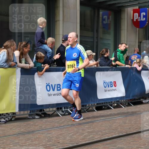 13.09.2026 - 21. swb-Marathon Bremen Strokosch-Dieckow http://msf.ph/oto/10304165 13.09.2026 10:52:22 Ziel 10193, 10339, 10652, 10734, 10761, 10812, 10827, 10906, 10958, 11002, 11038, 11109, 11144, 11350, 11362, 11597, 11604, 11605, 11669, 12338, 12361, 12399, 12439, 12533, 10588, 11371, 11487, 11610, 11669, 11877, 12319, 13578 meine-sportfotos.de