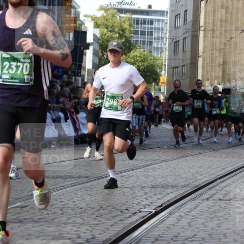 13.09.2026 - 21. swb-Marathon Bremen Strokosch-Dieckow http://msf.ph/oto/10304168 13.09.2026 13:24:03 Ziel 135, 2288, 2485, 2490, 2560, 2627, 3138, 3642, 3856, 4601, 4671, 5011, 5116, 5231, 5908, 6157, 6332, 6648, 6843, 7216, 7475, 8095, 8290, 8560, 10115, 13197, 102, 776, 909, 1199, 2295, 2491, 2967, 3372, 4559, 5012, 5208, 5257, 5481, 5928, 6105, 7059, 7069, 7081, 8082, 8179, 9087, 9916, 13219 meine-sportfotos.de