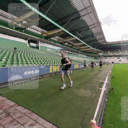 13.09.2026 - 21. swb-Marathon Bremen Michael Burmester http://msf.ph/oto/10304188 13.09.2026 12:49:25 Laufen im Stadion 382, 469, 524, 572, 663, 670, 779, 826, 889, 899, 1349, 1517, 1605, 1723, 1748, 1872, 1925, 2052, 2287, 2288, 2291, 2347, 2605, 2750, 2844, 2909, 3043, 3110, 3127, 3197, 3276, 3330, 3625, 3910, 3973, 4033, 4082, 4247, 4384, 4712, 4732, 4743, 4852, 4898, 4990, 5111, 5377, 5383, 5424, 5517, 5570, 5585, 5594, 5648, 6058, 6652, 6692, 6842, 6906, 6951, 7064, 7109, 7115, 7121, 7399, 7636, 7803, 7876, 8706, 8877, 8973, 8981, 9010, 9035, 9429, 195 meine-sportfotos.de