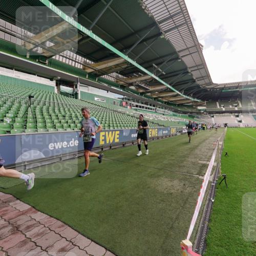 13.09.2026 - 21. swb-Marathon Bremen Michael Burmester http://msf.ph/oto/10304202 13.09.2026 12:49:32 Laufen im Stadion 382, 469, 524, 572, 663, 670, 779, 826, 899, 1349, 1513, 1517, 1605, 1723, 1748, 1872, 1925, 2052, 2287, 2288, 2291, 2347, 2360, 2605, 2750, 2844, 2909, 3043, 3110, 3127, 3197, 3276, 3330, 3625, 3647, 3910, 3973, 4033, 4082, 4247, 4384, 4712, 4732, 4743, 4852, 4898, 4990, 5111, 5377, 5383, 5424, 5517, 5570, 5585, 5594, 5636, 5648, 6058, 6267, 6652, 6692, 6842, 6906, 6951, 7064, 7109, 7115, 7121, 7399, 7636, 7876, 8706, 8877, 8973, 8981, 9035, 9429, 195 meine-sportfotos.de