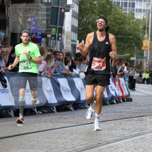 13.09.2026 - 21. swb-Marathon Bremen Strokosch-Dieckow http://msf.ph/oto/10304211 13.09.2026 12:57:58 Ziel 919, 2986, 4795, 6264, 2073, 2099, 9065 meine-sportfotos.de