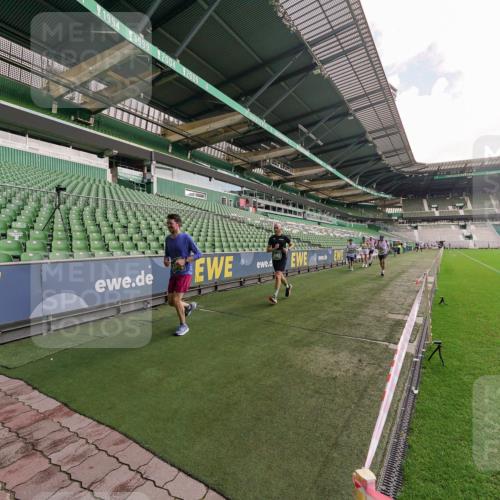 13.09.2026 - 21. swb-Marathon Bremen Michael Burmester http://msf.ph/oto/10304212 13.09.2026 12:49:37 Laufen im Stadion 382, 469, 524, 572, 663, 670, 779, 826, 899, 1349, 1513, 1517, 1605, 1723, 1748, 1872, 1925, 2052, 2130, 2287, 2288, 2291, 2347, 2360, 2605, 2750, 2844, 2909, 3043, 3110, 3127, 3197, 3276, 3330, 3625, 3647, 3973, 4033, 4082, 4247, 4384, 4732, 4743, 4852, 4898, 4990, 5111, 5314, 5377, 5383, 5424, 5517, 5570, 5585, 5594, 5636, 5648, 6267, 6652, 6692, 6842, 6906, 6951, 7064, 7109, 7115, 7121, 7636, 7876, 8877, 8973, 8981, 9035, 9429, 195 meine-sportfotos.de