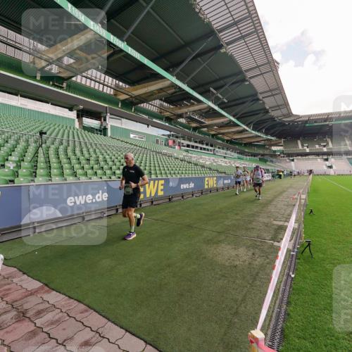 13.09.2026 - 21. swb-Marathon Bremen Michael Burmester http://msf.ph/oto/10304215 13.09.2026 12:49:38 Laufen im Stadion 382, 469, 524, 572, 663, 670, 779, 826, 899, 1349, 1513, 1517, 1605, 1723, 1748, 1872, 1925, 2052, 2130, 2287, 2288, 2291, 2347, 2360, 2605, 2750, 2844, 2909, 3043, 3110, 3127, 3197, 3276, 3330, 3625, 3647, 3973, 4033, 4082, 4247, 4384, 4732, 4743, 4852, 4898, 4990, 5111, 5314, 5377, 5383, 5424, 5517, 5570, 5585, 5594, 5636, 5648, 6267, 6652, 6692, 6842, 6906, 6951, 7064, 7109, 7115, 7121, 7636, 7876, 8877, 8973, 9035, 9429, 195 meine-sportfotos.de