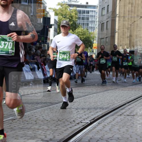 13.09.2026 - 21. swb-Marathon Bremen Strokosch-Dieckow http://msf.ph/oto/10304237 13.09.2026 13:24:03 Ziel 135, 2288, 2485, 2490, 2560, 2627, 3138, 3642, 3856, 4601, 4671, 5011, 5116, 5231, 5908, 6157, 6332, 6648, 6843, 7216, 7475, 8095, 8290, 8560, 10115, 13197, 102, 776, 909, 1199, 2295, 2491, 2967, 3372, 4559, 5012, 5208, 5257, 5481, 5928, 6105, 7059, 7069, 7081, 8082, 8179, 9087, 9916, 13219 meine-sportfotos.de
