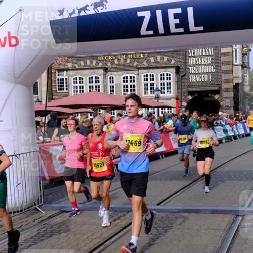 13.09.2026 - 21. swb-Marathon Bremen Tim E. http://msf.ph/oto/10304240 13.09.2026 10:47:48 Ziel 10189, 10210, 10223, 10270, 10310, 10594, 10807, 10860, 10873, 10898, 11130, 11269, 11469, 11646, 11809, 12195, 12296, 12318, 12547, 13521, 13545 meine-sportfotos.de