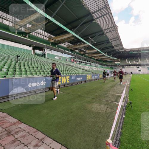 13.09.2026 - 21. swb-Marathon Bremen Michael Burmester http://msf.ph/oto/10304252 13.09.2026 12:50:11 Laufen im Stadion 335, 469, 524, 572, 663, 670, 771, 779, 899, 1510, 1513, 1517, 1605, 1613, 1723, 1748, 1970, 1998, 2052, 2130, 2287, 2288, 2291, 2295, 2347, 2360, 2442, 2444, 2750, 2909, 3043, 3197, 3276, 3330, 3484, 3625, 3647, 3808, 3973, 4023, 4033, 4082, 4247, 4368, 4384, 4473, 4559, 4732, 4743, 4852, 4888, 4898, 4990, 5066, 5111, 5155, 5314, 5377, 5383, 5424, 5517, 5532, 5570, 5585, 5594, 5620, 5627, 5636, 5648, 6267, 6471, 6652, 6668, 6692, 6842, 6901, 6906, 7109, 7115, 7121, 7876, 195 meine-sportfotos.de