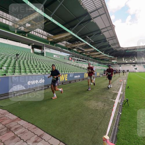 13.09.2026 - 21. swb-Marathon Bremen Michael Burmester http://msf.ph/oto/10304254 13.09.2026 12:50:14 Laufen im Stadion 335, 469, 524, 572, 663, 670, 771, 779, 899, 1510, 1513, 1517, 1605, 1613, 1723, 1748, 1970, 1998, 2052, 2130, 2287, 2288, 2291, 2295, 2347, 2360, 2442, 2444, 2750, 2909, 3043, 3197, 3276, 3330, 3484, 3625, 3647, 3808, 3973, 4023, 4033, 4082, 4247, 4368, 4384, 4473, 4559, 4743, 4852, 4888, 4898, 4990, 5066, 5111, 5155, 5314, 5377, 5383, 5424, 5517, 5532, 5570, 5585, 5594, 5620, 5627, 5636, 5648, 6267, 6471, 6652, 6668, 6692, 6842, 6901, 6906, 7109, 7115, 7121, 7876, 195 meine-sportfotos.de