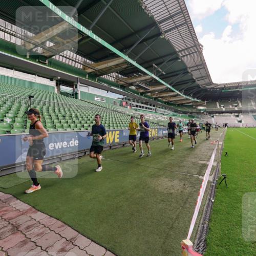 13.09.2026 - 21. swb-Marathon Bremen Michael Burmester http://msf.ph/oto/10304273 13.09.2026 12:50:18 Laufen im Stadion 335, 469, 524, 572, 663, 670, 771, 779, 899, 1510, 1513, 1517, 1605, 1613, 1723, 1748, 1970, 1998, 2052, 2130, 2287, 2288, 2291, 2295, 2347, 2360, 2442, 2444, 2750, 2909, 3043, 3197, 3330, 3484, 3625, 3647, 3808, 3959, 3973, 4023, 4033, 4247, 4368, 4384, 4473, 4559, 4743, 4852, 4888, 4898, 4990, 5066, 5111, 5155, 5314, 5377, 5383, 5517, 5532, 5570, 5585, 5594, 5620, 5627, 5636, 5648, 5696, 6267, 6471, 6652, 6668, 6692, 6842, 6901, 6906, 7109, 7115, 7121, 195 meine-sportfotos.de