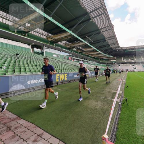 13.09.2026 - 21. swb-Marathon Bremen Michael Burmester http://msf.ph/oto/10304280 13.09.2026 12:50:20 Laufen im Stadion 335, 469, 524, 663, 670, 771, 779, 899, 1510, 1513, 1517, 1605, 1613, 1723, 1748, 1970, 1998, 2052, 2130, 2287, 2288, 2291, 2295, 2347, 2360, 2442, 2444, 2750, 2909, 3043, 3197, 3330, 3484, 3625, 3647, 3808, 3959, 3973, 4023, 4033, 4247, 4368, 4384, 4473, 4559, 4743, 4852, 4888, 4898, 4990, 5066, 5111, 5155, 5314, 5377, 5383, 5517, 5532, 5570, 5585, 5594, 5620, 5627, 5636, 5648, 5696, 6267, 6471, 6652, 6668, 6692, 6842, 6901, 6906, 7109, 7115, 7121, 8033, 195 meine-sportfotos.de