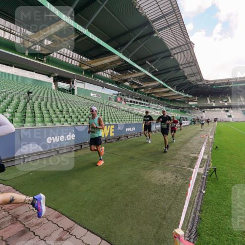 13.09.2026 - 21. swb-Marathon Bremen Michael Burmester http://msf.ph/oto/10304283 13.09.2026 12:50:21 Laufen im Stadion 335, 469, 524, 663, 670, 771, 779, 899, 1510, 1513, 1517, 1605, 1613, 1723, 1748, 1970, 1998, 2052, 2130, 2287, 2288, 2291, 2295, 2347, 2360, 2442, 2444, 2750, 2909, 3043, 3197, 3330, 3484, 3625, 3647, 3808, 3959, 3973, 4023, 4033, 4247, 4368, 4384, 4473, 4559, 4743, 4852, 4888, 4898, 4990, 5066, 5111, 5155, 5314, 5377, 5383, 5517, 5532, 5570, 5585, 5594, 5620, 5627, 5636, 5648, 5696, 6267, 6471, 6652, 6668, 6692, 6842, 6901, 6906, 7109, 7115, 7121, 8033, 195 meine-sportfotos.de