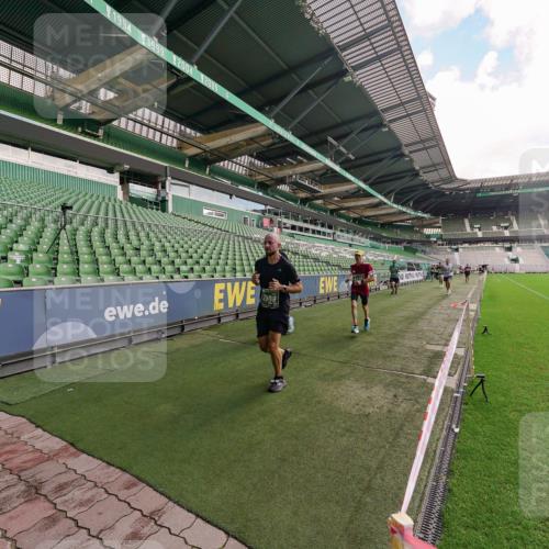 13.09.2026 - 21. swb-Marathon Bremen Michael Burmester http://msf.ph/oto/10304285 13.09.2026 12:50:22 Laufen im Stadion 335, 469, 524, 663, 670, 771, 779, 899, 1510, 1513, 1517, 1605, 1613, 1723, 1748, 1970, 1998, 2052, 2130, 2287, 2288, 2291, 2295, 2347, 2360, 2442, 2444, 2750, 2909, 3043, 3197, 3330, 3484, 3625, 3647, 3808, 3959, 3973, 4023, 4033, 4247, 4368, 4384, 4473, 4559, 4743, 4852, 4888, 4898, 4990, 5066, 5111, 5155, 5314, 5377, 5383, 5517, 5532, 5570, 5585, 5594, 5620, 5627, 5636, 5648, 5696, 6267, 6471, 6652, 6668, 6692, 6842, 6901, 6906, 7109, 7115, 7121, 8033, 195 meine-sportfotos.de