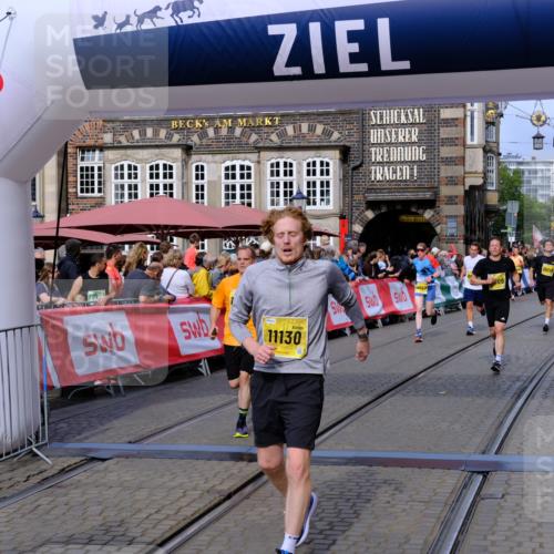13.09.2026 - 21. swb-Marathon Bremen Tim E. http://msf.ph/oto/10304315 13.09.2026 10:47:53 Ziel 10172, 10189, 10210, 10223, 10270, 10310, 10393, 10594, 10807, 10860, 10873, 11130, 11469, 11646, 11809, 11894, 12077, 12296, 12318, 12547, 13521 meine-sportfotos.de