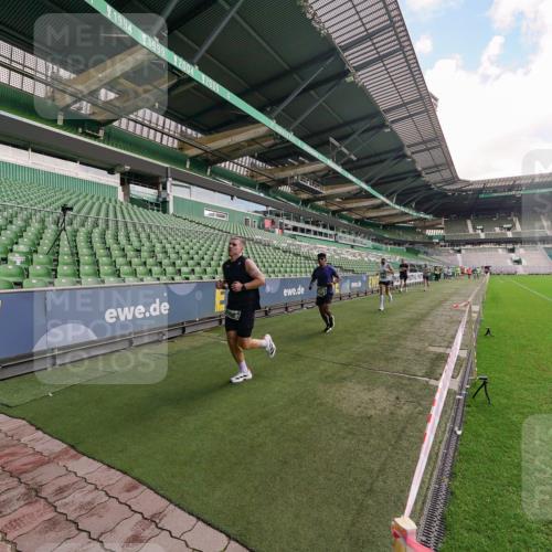 13.09.2026 - 21. swb-Marathon Bremen Michael Burmester http://msf.ph/oto/10304317 13.09.2026 12:50:39 Laufen im Stadion 335, 469, 663, 670, 771, 779, 1125, 1146, 1455, 1510, 1513, 1517, 1605, 1613, 1748, 1970, 1998, 2052, 2130, 2288, 2291, 2295, 2347, 2360, 2442, 2444, 2750, 2909, 3330, 3440, 3484, 3625, 3647, 3703, 3808, 3959, 3973, 4023, 4033, 4368, 4384, 4473, 4559, 4582, 4727, 4743, 4781, 4782, 4852, 4888, 4990, 5066, 5111, 5155, 5314, 5377, 5383, 5521, 5532, 5570, 5585, 5594, 5620, 5627, 5636, 5696, 6267, 6274, 6471, 6652, 6668, 6842, 6901, 6906, 7109, 7115, 7121, 8033, 8798 meine-sportfotos.de