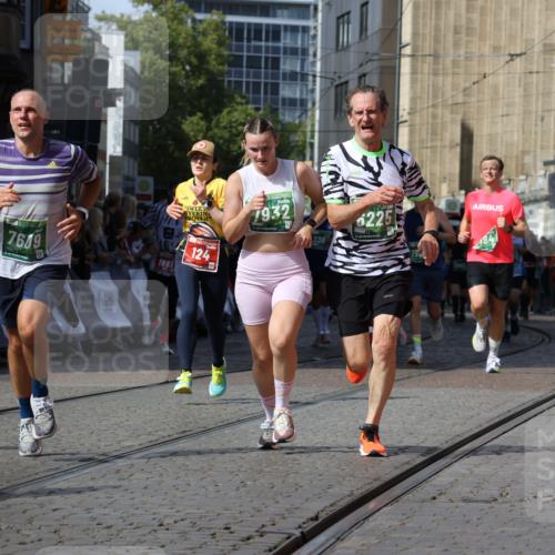 13.09.2026 - 21. swb-Marathon Bremen Strokosch-Dieckow http://msf.ph/oto/10304329 13.09.2026 13:30:05 Ziel 109, 124, 454, 716, 1073, 1173, 1581, 1861, 2289, 3320, 3618, 3667, 3908, 4115, 4524, 4575, 4576, 6006, 6127, 6384, 6725, 6930, 7079, 7093, 7384, 7884, 8267, 8481, 8594, 8612, 8771, 8899, 9049, 9534, 9747, 9770, 10013, 13031, 881, 1909, 1938, 2265, 2364, 4763, 5615, 6225, 6942, 6992, 6994, 7184, 7609, 7932, 7966, 8105, 8115, 8441, 9015, 9412, 9529 meine-sportfotos.de