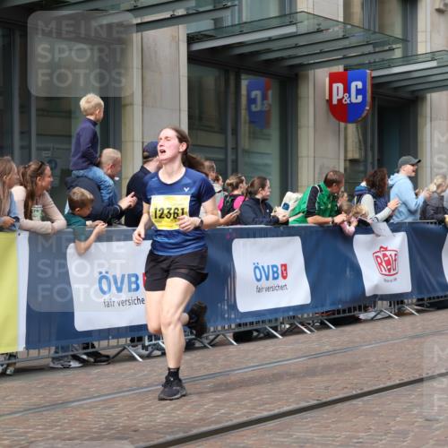 13.09.2026 - 21. swb-Marathon Bremen Strokosch-Dieckow http://msf.ph/oto/10304348 13.09.2026 10:52:28 Ziel 10193, 10304, 10339, 10652, 10734, 10812, 10827, 10863, 10906, 11002, 11038, 11109, 11144, 11350, 11362, 11386, 11597, 11766, 12019, 12338, 12399, 12533, 10761, 10812, 10958, 11371, 11604, 11605, 11610, 11669, 12319, 12361, 12439, 12533, 13578 meine-sportfotos.de