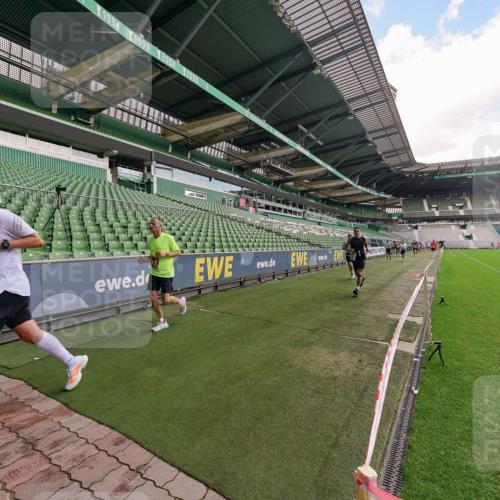 13.09.2026 - 21. swb-Marathon Bremen Michael Burmester http://msf.ph/oto/10304385 13.09.2026 12:51:14 Laufen im Stadion 235, 335, 469, 663, 670, 734, 771, 863, 1043, 1125, 1146, 1162, 1455, 1510, 1513, 1605, 1613, 1970, 1998, 2052, 2130, 2288, 2291, 2295, 2347, 2360, 2442, 2444, 2447, 2759, 2847, 3440, 3484, 3566, 3625, 3647, 3703, 3808, 3959, 4023, 4165, 4368, 4429, 4473, 4559, 4571, 4573, 4582, 4727, 4781, 4782, 4888, 4895, 5066, 5079, 5111, 5155, 5168, 5314, 5377, 5379, 5383, 5521, 5532, 5620, 5627, 5636, 5696, 6267, 6274, 6471, 6652, 6668, 6901, 6906, 7121, 8033, 8798 meine-sportfotos.de