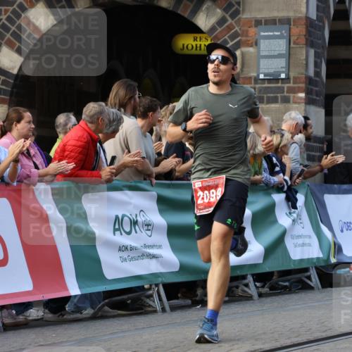 13.09.2026 - 21. swb-Marathon Bremen Strokosch-Dieckow http://msf.ph/oto/10304440 13.09.2026 12:58:29 Ziel 1379, 1604, 1717, 2073, 2099, 9065, 346, 2049, 5672, 8311 meine-sportfotos.de