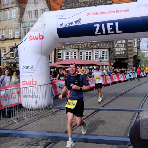 13.09.2026 - 21. swb-Marathon Bremen Tim E. http://msf.ph/oto/10304445 13.09.2026 10:48:04 Ziel 10172, 10210, 10393, 10592, 10594, 10860, 11018, 11130, 11360, 11634, 11809, 11894, 12077, 12278, 12547, 12558 meine-sportfotos.de