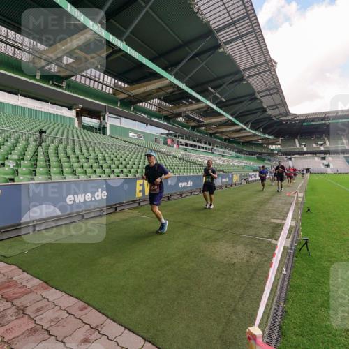 13.09.2026 - 21. swb-Marathon Bremen Michael Burmester http://msf.ph/oto/10304446 13.09.2026 12:51:44 Laufen im Stadion 107, 235, 335, 683, 734, 771, 792, 863, 1033, 1043, 1125, 1146, 1162, 1232, 1455, 1492, 1510, 1613, 1955, 1970, 1998, 2008, 2130, 2295, 2442, 2444, 2447, 2480, 2498, 2759, 2767, 2847, 3085, 3336, 3440, 3448, 3484, 3566, 3703, 3808, 3830, 3899, 3959, 3988, 4023, 4165, 4283, 4368, 4429, 4473, 4475, 4559, 4571, 4573, 4582, 4651, 4727, 4781, 4782, 4888, 4895, 5066, 5079, 5155, 5168, 5314, 5379, 5521, 5532, 5620, 5627, 5696, 6274, 6471, 6668, 6901, 8033, 8798 meine-sportfotos.de