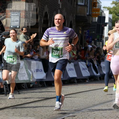 13.09.2026 - 21. swb-Marathon Bremen Strokosch-Dieckow http://msf.ph/oto/10304449 13.09.2026 13:30:06 Ziel 109, 124, 454, 716, 1073, 1173, 1581, 1861, 2289, 3320, 3618, 3667, 3908, 4115, 4524, 4575, 4576, 6006, 6127, 6725, 6930, 7079, 7093, 7384, 7884, 8267, 8481, 8594, 8612, 8771, 8899, 9049, 9534, 9747, 9770, 10013, 13031, 881, 1909, 1938, 2265, 2364, 2900, 4763, 5615, 6942, 7184, 7609, 7932, 7966, 8105, 8115, 8441, 8494, 9015, 9412, 9529 meine-sportfotos.de