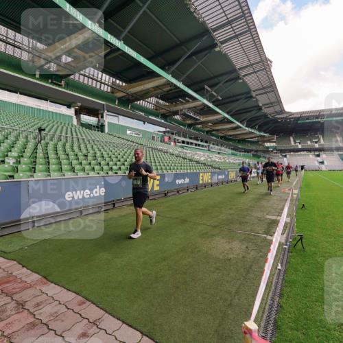 13.09.2026 - 21. swb-Marathon Bremen Michael Burmester http://msf.ph/oto/10304453 13.09.2026 12:51:46 Laufen im Stadion 107, 235, 335, 683, 734, 771, 792, 863, 1033, 1043, 1125, 1146, 1162, 1232, 1455, 1492, 1510, 1613, 1955, 1970, 1998, 2008, 2130, 2295, 2442, 2444, 2447, 2480, 2498, 2759, 2767, 2847, 3085, 3336, 3440, 3448, 3484, 3566, 3703, 3808, 3830, 3899, 3959, 3988, 4023, 4165, 4283, 4368, 4429, 4473, 4475, 4559, 4571, 4573, 4582, 4651, 4727, 4781, 4782, 4888, 4895, 5066, 5079, 5155, 5168, 5314, 5379, 5521, 5532, 5620, 5627, 5696, 6274, 6471, 6668, 6901, 8033, 8798 meine-sportfotos.de