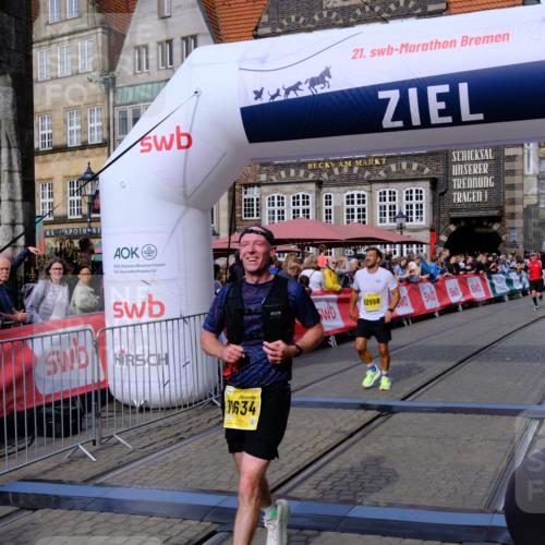 13.09.2026 - 21. swb-Marathon Bremen Tim E. http://msf.ph/oto/10304454 13.09.2026 10:48:05 Ziel 10172, 10210, 10393, 10592, 10594, 10860, 11018, 11360, 11634, 11809, 11894, 12077, 12278, 12547, 12558 meine-sportfotos.de