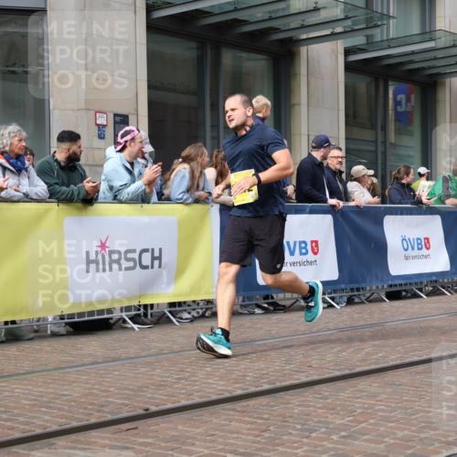 13.09.2026 - 21. swb-Marathon Bremen Strokosch-Dieckow http://msf.ph/oto/10304456 13.09.2026 10:52:32 Ziel 10193, 10304, 10339, 10652, 10714, 10734, 10827, 10863, 10906, 11002, 11038, 11109, 11144, 11238, 11362, 11386, 11575, 11597, 11766, 12019, 12338, 12369, 12399, 10761, 10812, 10958, 11109, 11350, 11371, 11604, 11605, 11610, 11669, 12319, 12361, 12439, 12533, 13578 meine-sportfotos.de