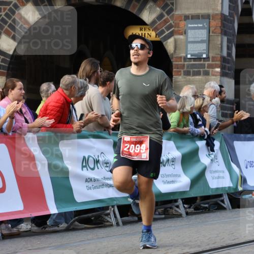 13.09.2026 - 21. swb-Marathon Bremen Strokosch-Dieckow http://msf.ph/oto/10304458 13.09.2026 12:58:29 Ziel 1379, 1604, 1717, 2073, 2099, 9065, 346, 2049, 5672, 8311 meine-sportfotos.de