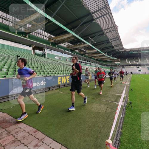 13.09.2026 - 21. swb-Marathon Bremen Michael Burmester http://msf.ph/oto/10304459 13.09.2026 12:51:49 Laufen im Stadion 107, 235, 335, 683, 734, 771, 792, 863, 1033, 1043, 1125, 1146, 1162, 1232, 1455, 1492, 1510, 1613, 1646, 1955, 1970, 1998, 2008, 2203, 2295, 2442, 2444, 2447, 2480, 2498, 2759, 2767, 2847, 3085, 3149, 3336, 3440, 3448, 3484, 3566, 3703, 3808, 3830, 3899, 3959, 3988, 4023, 4165, 4283, 4368, 4429, 4473, 4475, 4559, 4571, 4573, 4582, 4651, 4727, 4781, 4782, 4888, 4895, 5066, 5079, 5155, 5168, 5314, 5379, 5521, 5532, 5620, 5627, 5696, 6274, 6471, 6668, 6901, 8033, 8798 meine-sportfotos.de