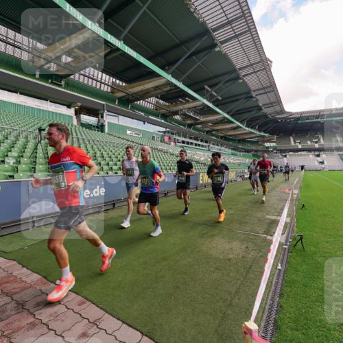 13.09.2026 - 21. swb-Marathon Bremen Michael Burmester http://msf.ph/oto/10304465 13.09.2026 12:51:50 Laufen im Stadion 107, 235, 335, 683, 734, 771, 792, 863, 1033, 1043, 1125, 1146, 1162, 1232, 1455, 1492, 1510, 1613, 1646, 1955, 1970, 1998, 2007, 2008, 2203, 2295, 2442, 2444, 2447, 2480, 2498, 2759, 2767, 2847, 3085, 3149, 3336, 3440, 3448, 3484, 3566, 3703, 3808, 3830, 3899, 3959, 3988, 4023, 4165, 4283, 4368, 4429, 4473, 4475, 4559, 4571, 4573, 4582, 4651, 4727, 4781, 4782, 4888, 4895, 5066, 5079, 5155, 5168, 5379, 5521, 5532, 5620, 5627, 5696, 6274, 6471, 6668, 6901, 8033, 8798 meine-sportfotos.de