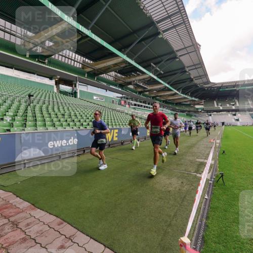 13.09.2026 - 21. swb-Marathon Bremen Michael Burmester http://msf.ph/oto/10304470 13.09.2026 12:51:52 Laufen im Stadion 107, 235, 335, 683, 734, 771, 792, 863, 1033, 1043, 1125, 1146, 1162, 1232, 1252, 1455, 1492, 1510, 1613, 1646, 1955, 1970, 1998, 2007, 2008, 2203, 2295, 2442, 2444, 2447, 2480, 2498, 2759, 2767, 2847, 3085, 3149, 3336, 3440, 3448, 3484, 3566, 3703, 3808, 3830, 3899, 3959, 3988, 4023, 4165, 4283, 4368, 4429, 4473, 4475, 4559, 4571, 4573, 4582, 4651, 4727, 4781, 4782, 4888, 4895, 5066, 5079, 5155, 5168, 5379, 5521, 5532, 5627, 5696, 6274, 6471, 6901, 8033, 8798 meine-sportfotos.de