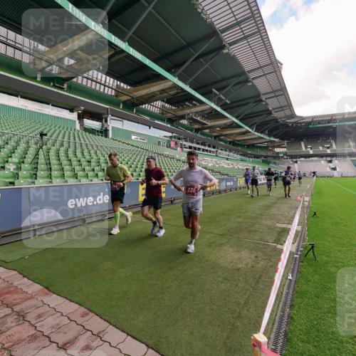 13.09.2026 - 21. swb-Marathon Bremen Michael Burmester http://msf.ph/oto/10304474 13.09.2026 12:51:53 Laufen im Stadion 107, 235, 335, 683, 734, 771, 792, 863, 1033, 1043, 1125, 1146, 1162, 1232, 1252, 1455, 1492, 1510, 1613, 1646, 1955, 1970, 1998, 2007, 2008, 2043, 2203, 2295, 2442, 2444, 2447, 2480, 2498, 2759, 2767, 2847, 3085, 3149, 3336, 3440, 3448, 3484, 3566, 3703, 3808, 3830, 3899, 3959, 3988, 4023, 4165, 4283, 4368, 4429, 4473, 4475, 4559, 4571, 4573, 4582, 4651, 4727, 4781, 4782, 4888, 4895, 5066, 5079, 5155, 5168, 5379, 5521, 5532, 5627, 5696, 6274, 6471, 8033, 8798 meine-sportfotos.de