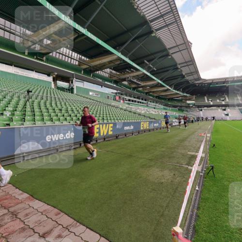 13.09.2026 - 21. swb-Marathon Bremen Michael Burmester http://msf.ph/oto/10304498 13.09.2026 12:52:03 Laufen im Stadion 107, 235, 335, 683, 734, 771, 792, 863, 1033, 1043, 1125, 1146, 1162, 1232, 1252, 1297, 1455, 1492, 1510, 1542, 1613, 1646, 1955, 1970, 2007, 2008, 2043, 2203, 2295, 2442, 2444, 2447, 2480, 2498, 2759, 2767, 2847, 3085, 3149, 3236, 3336, 3440, 3448, 3484, 3566, 3703, 3808, 3830, 3899, 3959, 3988, 4023, 4165, 4283, 4368, 4429, 4473, 4475, 4559, 4571, 4573, 4582, 4605, 4651, 4727, 4781, 4782, 4895, 5066, 5079, 5155, 5168, 5379, 5521, 5532, 5627, 5696, 6274, 6471, 8033, 8798 meine-sportfotos.de
