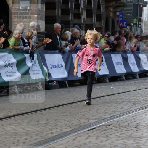 13.09.2026 - 21. swb-Marathon Bremen Strokosch-Dieckow http://msf.ph/oto/10304502 13.09.2026 12:58:32 Ziel 1379, 1472, 1604, 1717, 2073, 2099, 9065, 346, 2049, 5672, 6929 meine-sportfotos.de